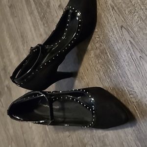 Size 7, bkack heels
